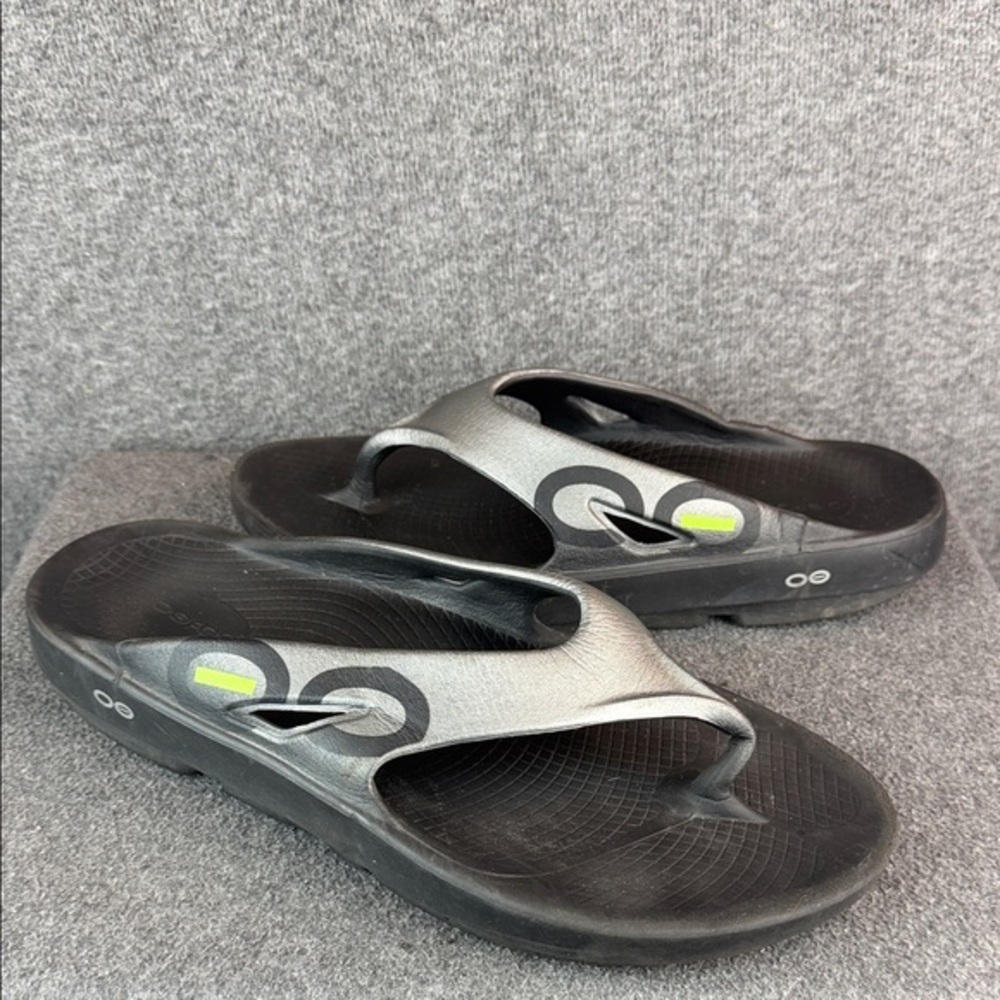 OOFOS OOriginal‎ Sport Recovery Sandals Black and Silver Flip-Flops Size 12